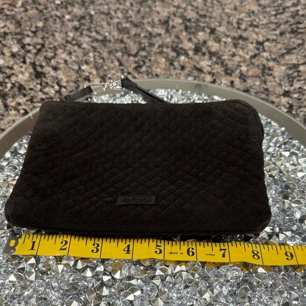 Vera Bradley Black Quilted Wristlet EUc